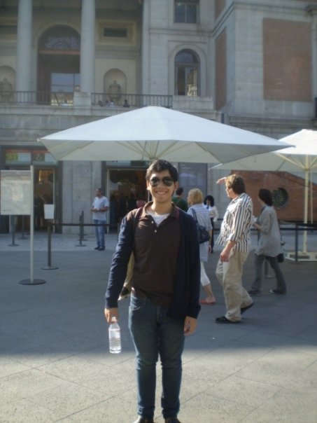 Outside the Museo del Prado, the most beautiful museum this author has ever visited. 