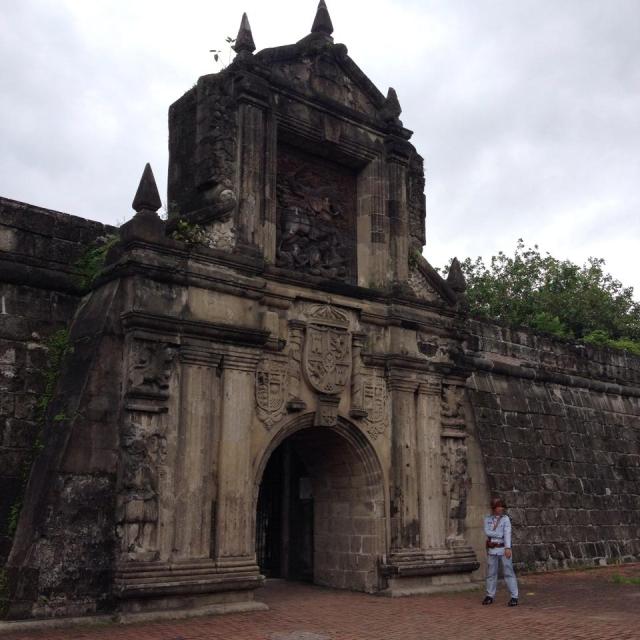 Heavily damaged during World War 2 (there's a photo of a tank ramming itself into the gate), the former entrance into Fort Santiago stands proudly as one of Intramuros' more popular monuments.