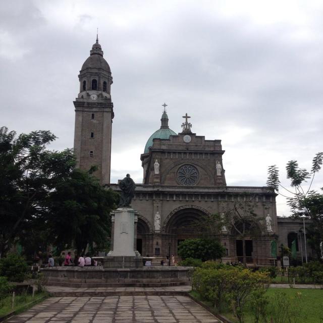 A view of Manila Cathedral from Plaza de Roma