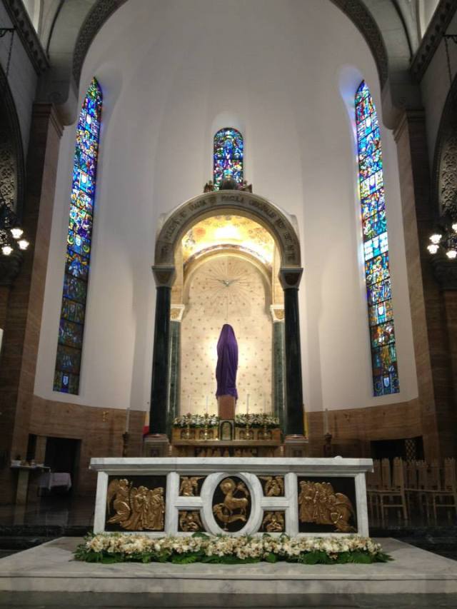 A view of the sanctuary of Manila Cathedral with the image of Our Lady veiled as customary during Holy Week.