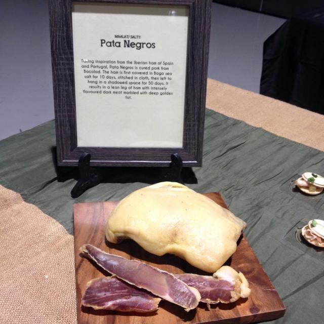 Pata Negros has a sharp flavor profile, very similar to European hams. 